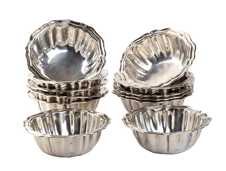 A set of 12 solid silver bowls - ... 