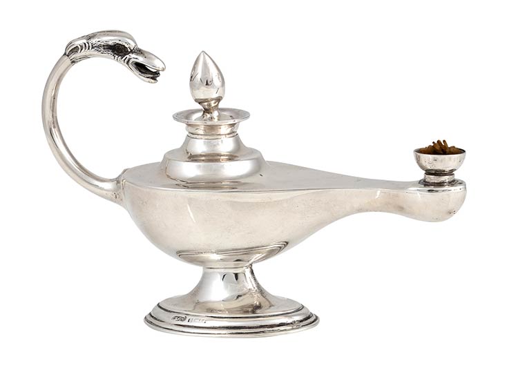 Edwardian sterling silver oil lamp ... 