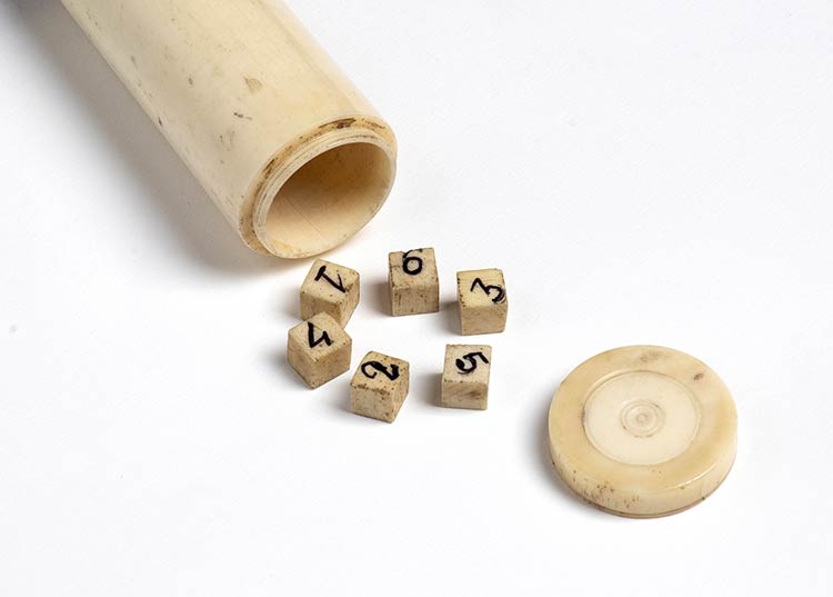 Antique ivory mounted gaming dice ... 
