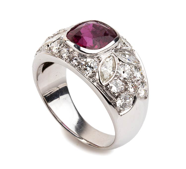 BAND RUBY AND DIAMONDS RING white ... 