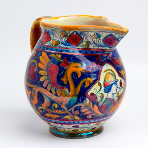 Ceramic wine jug luster-painted, depicting ... 
