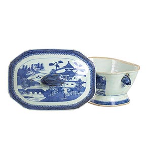A BLUE-AND-WHITE PORCELAIN TUREEN ... 