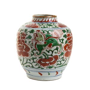 A RED-AND-GREEN PORCELAIN OVOID BUDDHIST ... 
