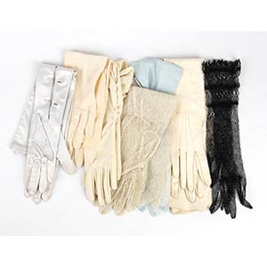 SILK GLOVES AND EVENING PURSE50s / ... 