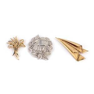 TRIFARIA LOT OF 3 BROOCHES50s/60s A lot of 3 ... 