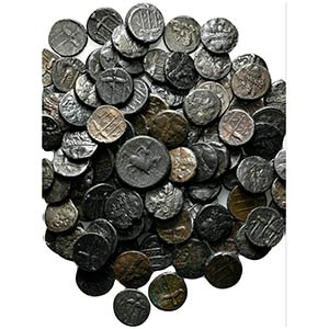 Sicily, lot of 100 Greek Æ coins, to be ... 