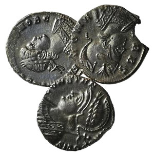 Lot of 3 late Roman Æ coins, including ... 