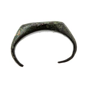 A late hellenistic bronze ring ... 