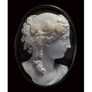 A fine neoclassical two-layers agate cameo ... 