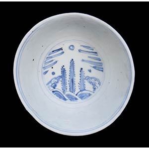 A ‘BLUE AND WHITE’ BOWL ... 