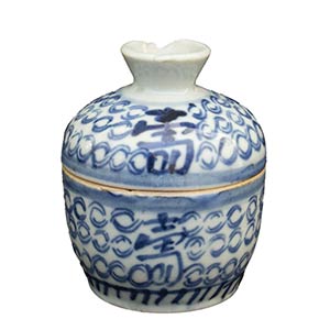 A QING DYNASTY BLUE AND WHITE BOWL AND ... 