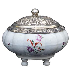 A QING DYNASTY FAMILLE ROSE SALT CELLAR WITH ... 