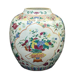 A ‘FAMILLE ROSE’ OVOID JAR
China, early ... 
