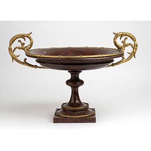 A French red marble and gilt bronze tazza - ... 