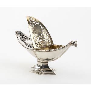 An English sterling silver boat ... 