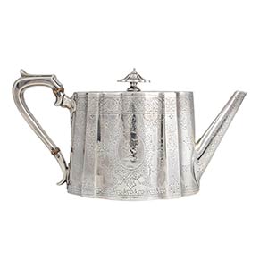 An English Victorian sterling silver tea pot ... 