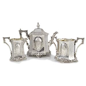 An English Victorian sterling silver tea ... 