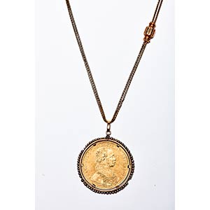 COLLIER WITH COIN  Handmade collier made in ... 