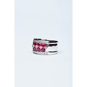 BAND RING WITH RUBIES  Handcrafted ... 