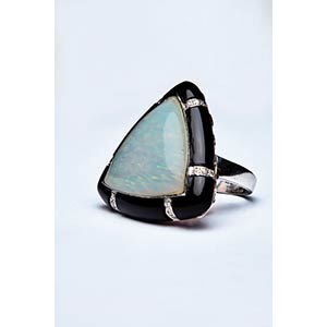 ART DECO RING WITH OPAL  ... 