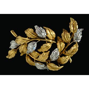 TWO GOLD COLOR LAUREL BROOCH

Handcrafted ... 