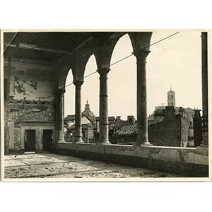   Loggia di palazzo nobiliare romano,1930 ... 