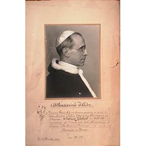   Pope Pius XII, signed portrait 17 x 22,5 ... 