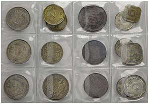 Estere - Lotto di 16 monete Varie
