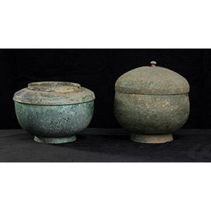 TWO BRONZE CONTAINERS AND COVERKorea, Goryeo ... 