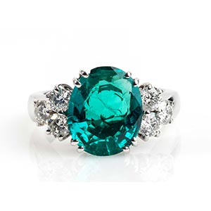 Ring -  Sintetic Emerald  Ring ... 