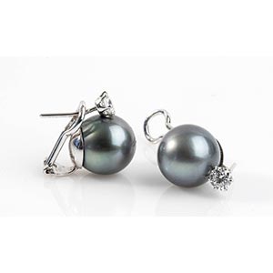 Pearl Earrings  with diamonds  ... 