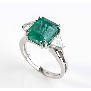 emerald and diamonds gold ring  !8 kt white ... 