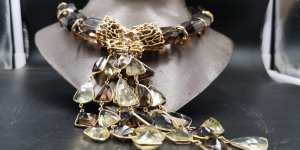 NECKLACE IN SMOKY TOPAZ WITH A ... 