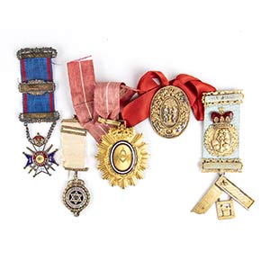 A lot of 5 masonic medals gilt and enameled ... 