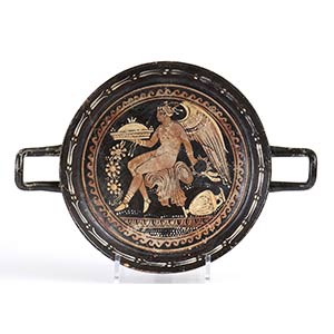 APULIAN RED-FIGURE STEMLESS KYLIX Mid 4th ... 