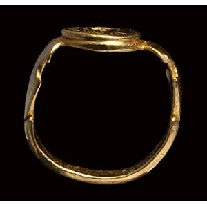 A late roman gold signet ring, ... 