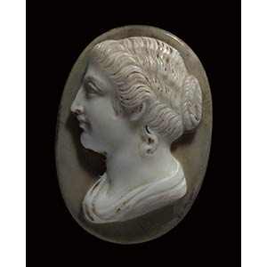 A neoclassical agate cameo. Female bust. End ... 