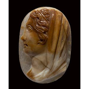 A neoclassical agate cameo. Bust of a veiled ... 