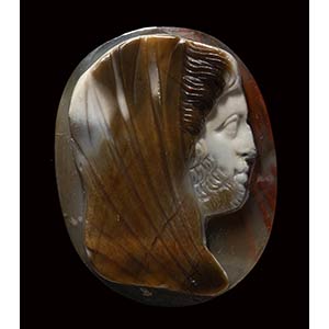 A neoclassical agate cameo. Bust of a veiled ... 