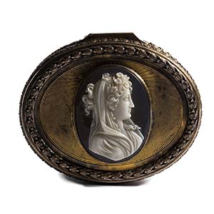 A large two-layers agate cameo set in a ... 
