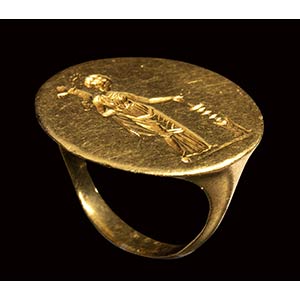 A very fine early Hellenistic gold ... 