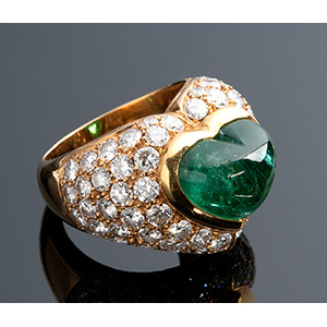 Anello in oro 18K con smeraldo e diamanti; ; ... 