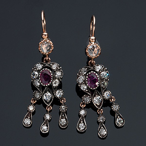 A fine pair of 9K rose gold earrings - early ... 