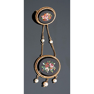 18K GOLD BROOCH WITH MICROMOSAIC AND PEARLS; ... 