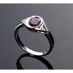 A Ruby & Diamond Ring ; ; Classic 18K gold ... 