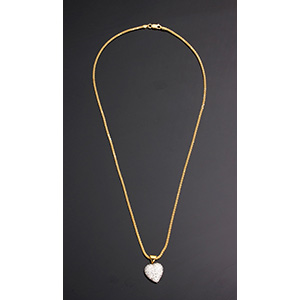 Diamond Heart Pendant Necklace; ; 18K gold ... 