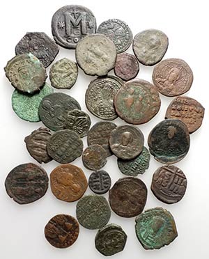 Lot of 31 Byzantine Æ coins, to be catalog. ... 