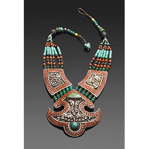 Ethnic necklace with Mediterranean coral ... 