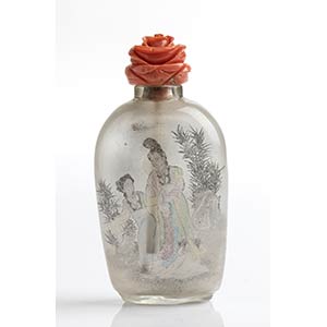 A painted glass snuff bottle with ... 