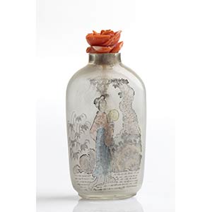 A painted glass snuff bottle with with Momo ... 